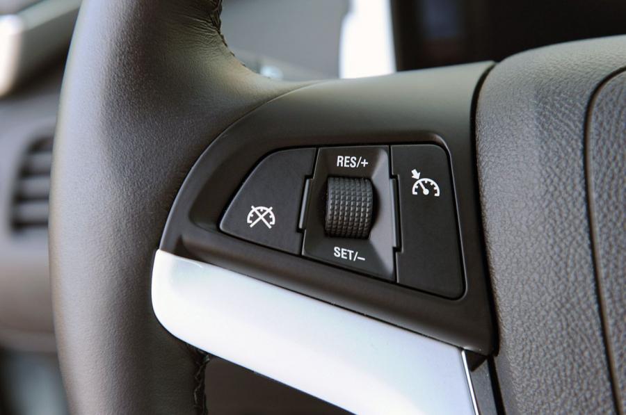  Chevrolet Volt 2011 года  (фото 75 из 356)